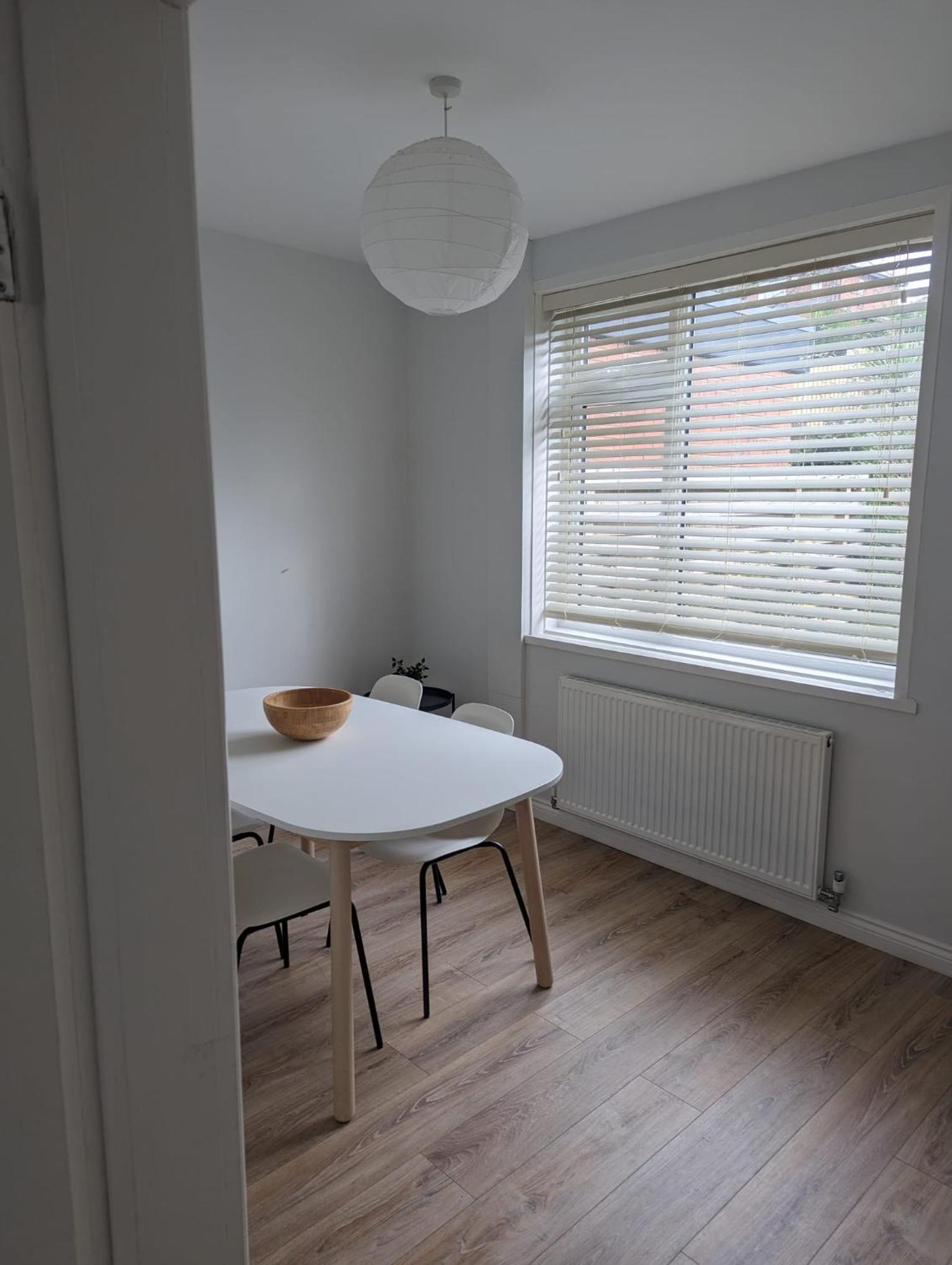 Modern 3 Bedroom Home, Close To Centre And Peak District Heeley