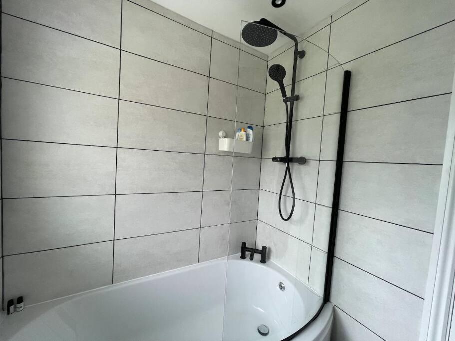 Holiday home Modern 3 Bedroom Home, Close To Centre And Peak District